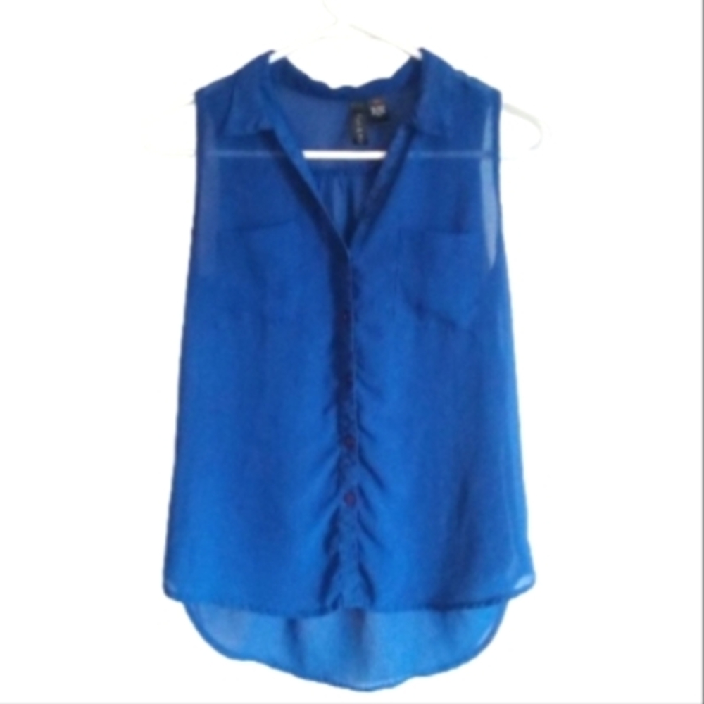 LAST CHANCE! Sleeveless Button-Down Top Size M EUC